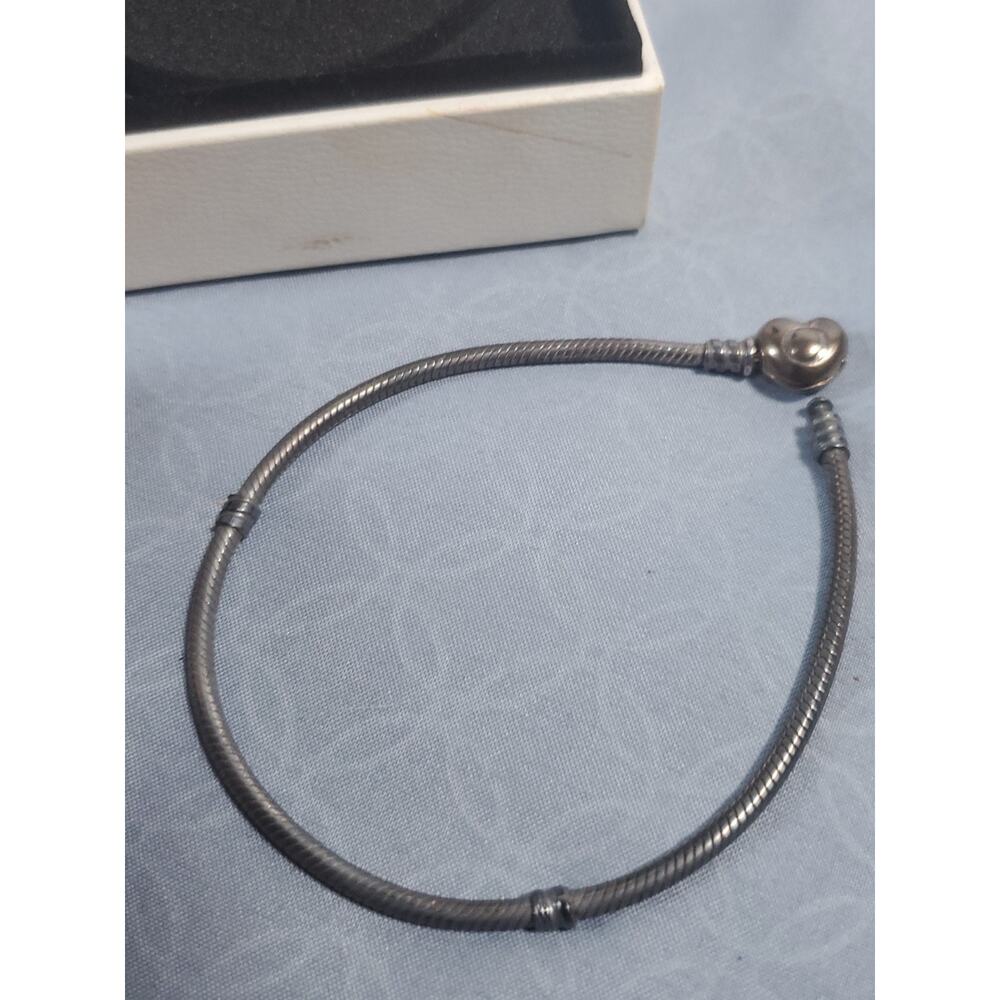 Authentic PANDORA Moments Heart Clasp Snake Chain Charm Bracelet W/ Box - Picture 14 of 16